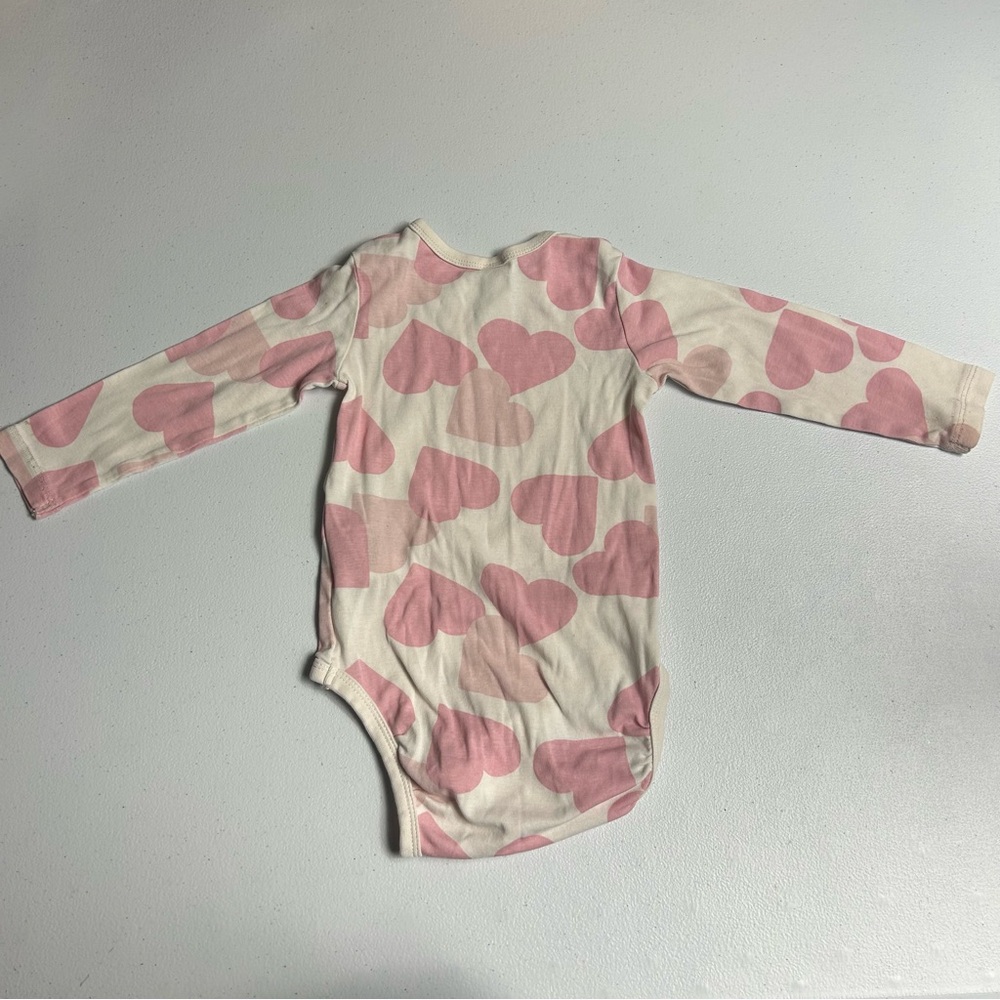 Pink and White Heart Patterned Kids Onesies Set of 2 Size 18 Months - Picture 5 of 7